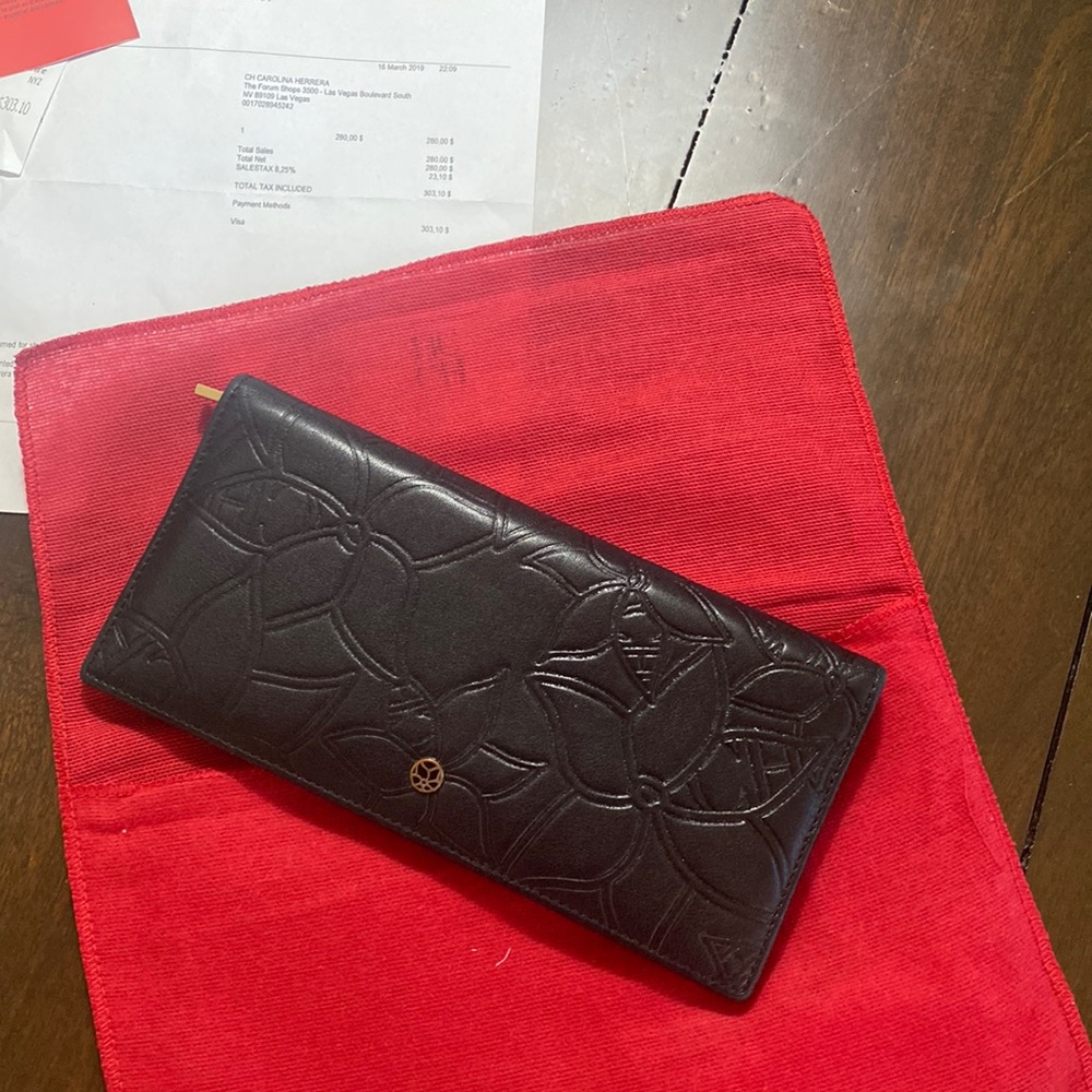 Carolina Herrera wallet